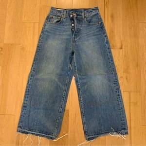 BRAND NEW wide leg Levi jeans